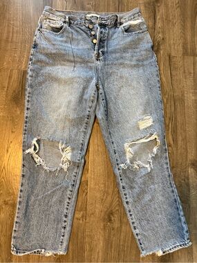 Light Blue Distressed High-Rise straight 31 Women’s Jeans. PACSUN
